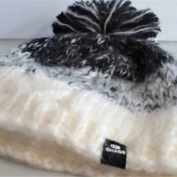 BX45 Lot of Girls WINTER GEAR Girls Winter Hat Gloves & Scarf - All in excellent - Picture 5 of 7